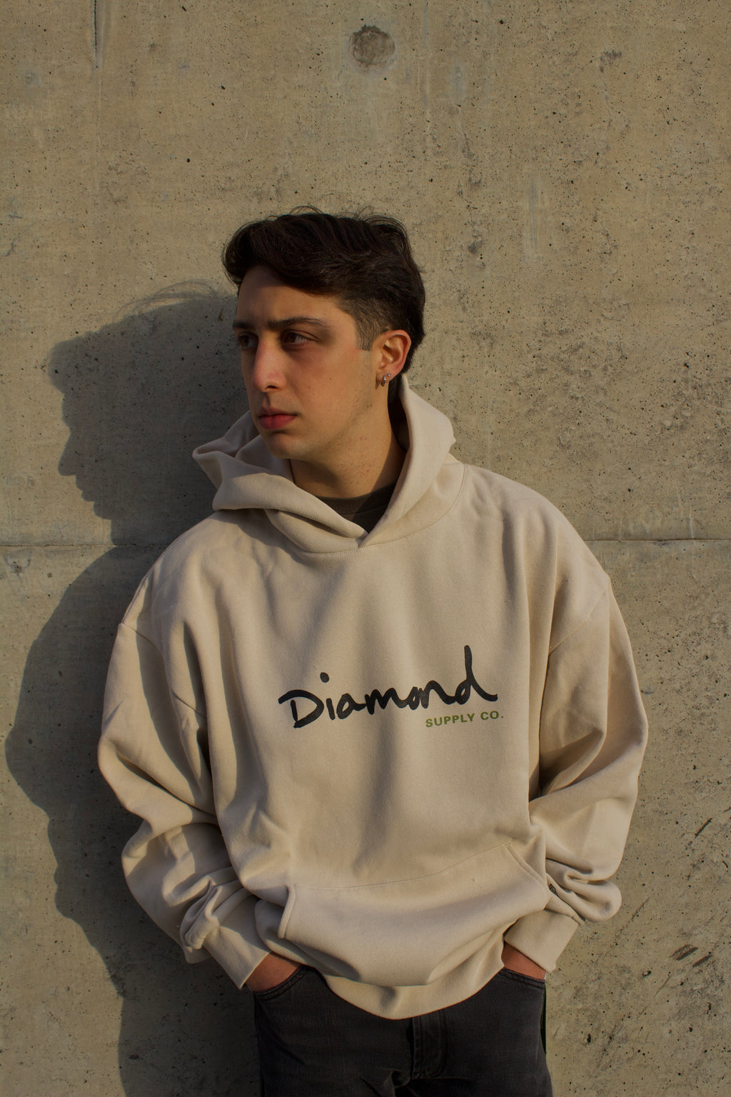 Poleron Diamond Supply OG Script Ivory
